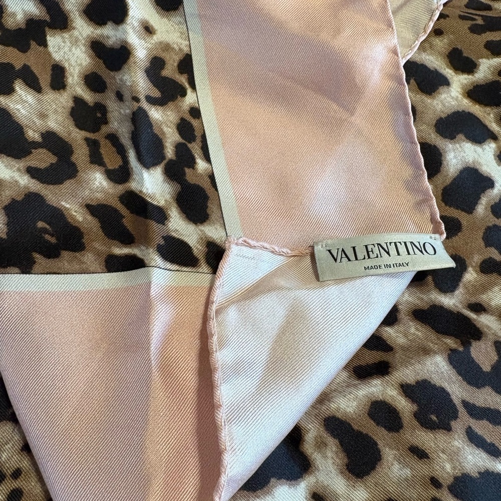 Gorgeous Valentino silk scarf